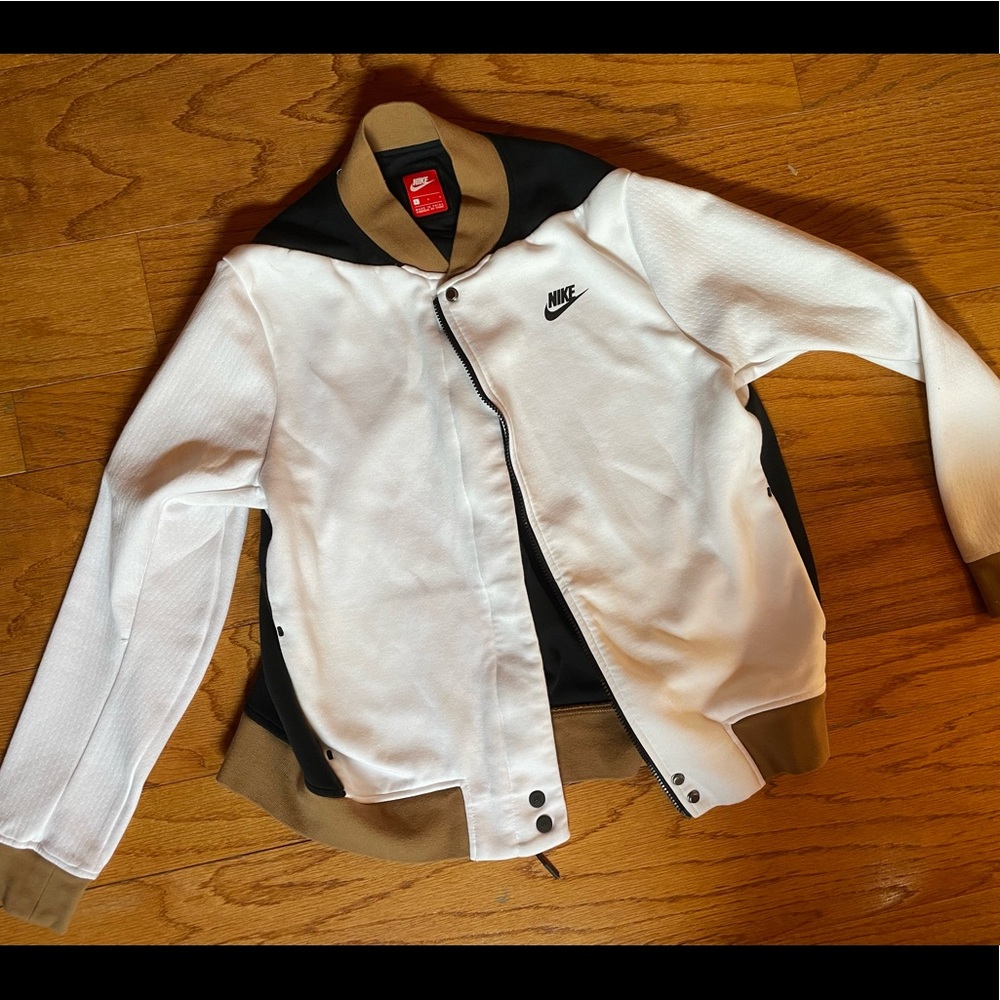 Nike Bomber Sweater/Jacket.